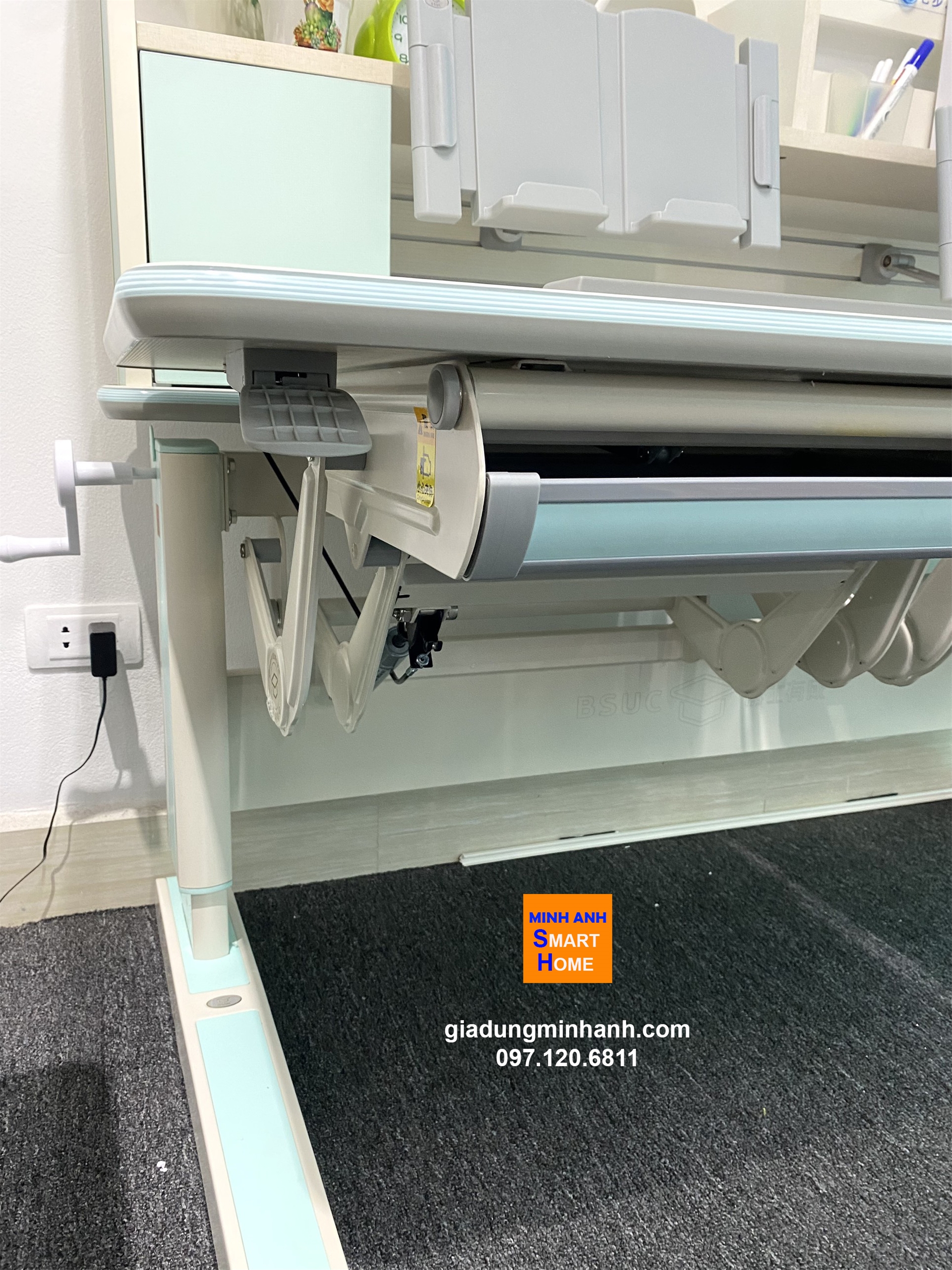 Bàn học đôi cao cấp thông minh, nâng hạ chiều cao, có hệ thống nâng hạ thủy lực như cánh tay robot