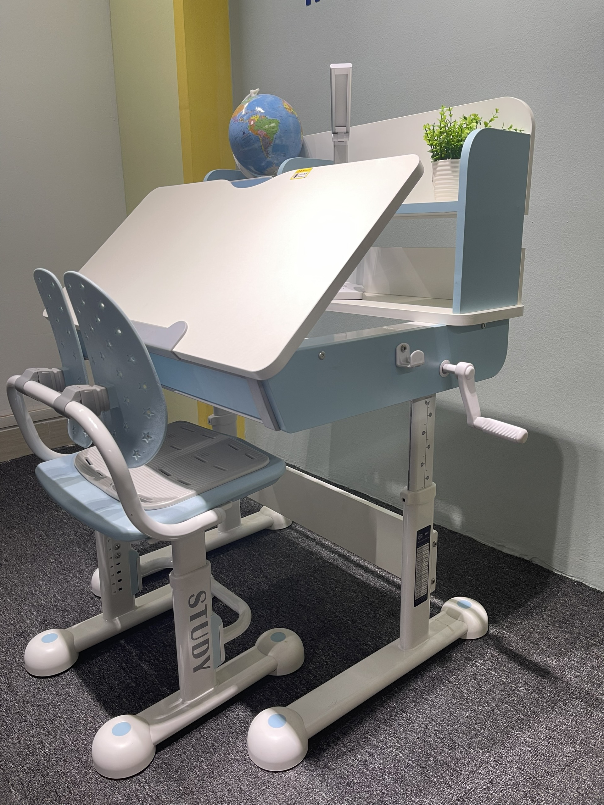 bàn ghế chống gù chống cận 1080 màu xanh