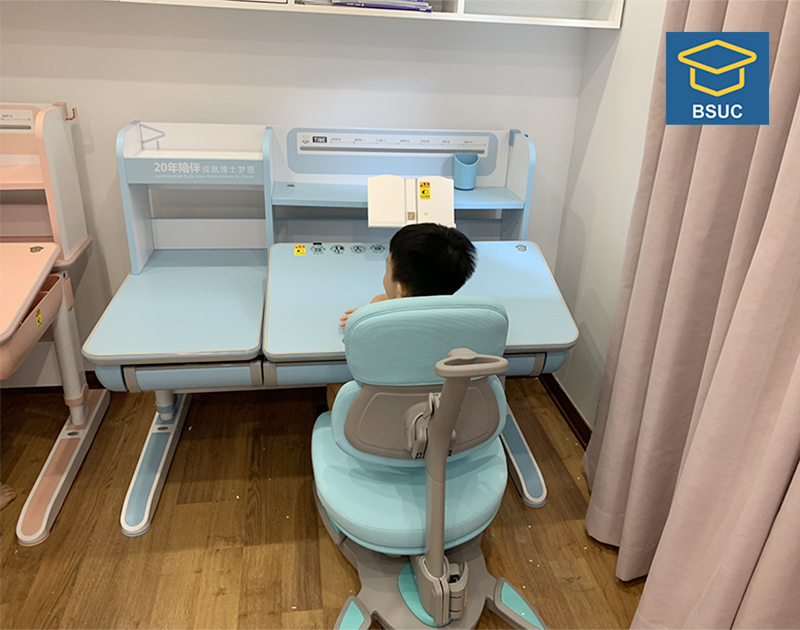  bộ bàn học thông minh cao cấp và chiếc ghế siêu cao cấp trên thị trường