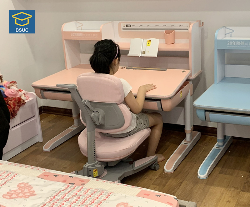 Bộ bàn ghế cao cấp chống gù chống cận màu hồng cho bé gái