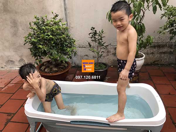 thành bồn tắm gấp gọn vững chãi, chắc khỏe