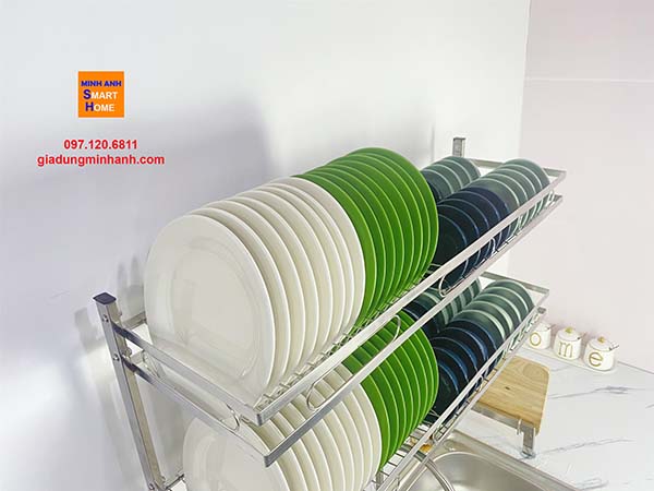 kệ bát đa năng trên bồn rửa, góc máy chụp từ trên cao xuống