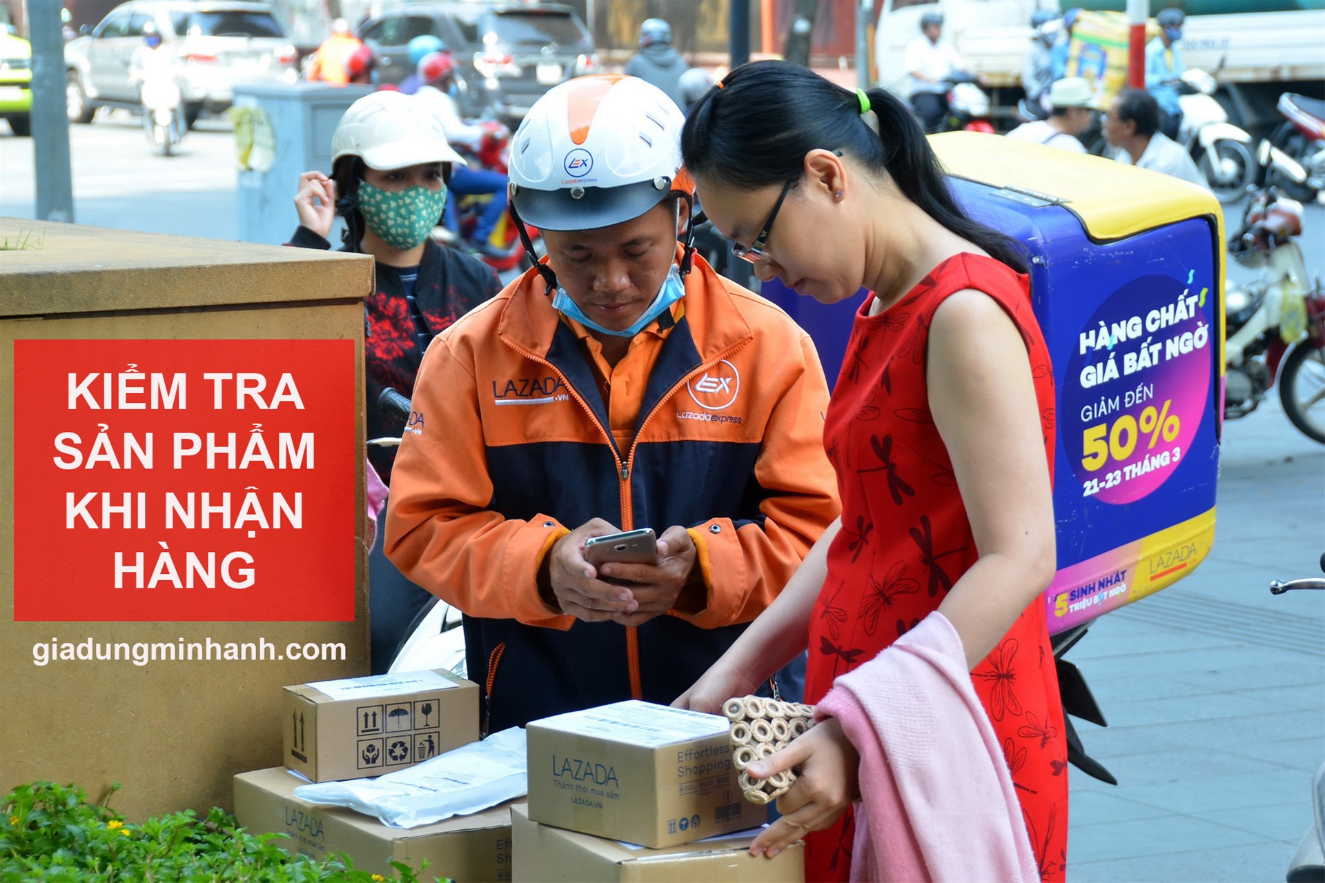 kiểm tra khi shop giao hàng kệ xoay đa năng