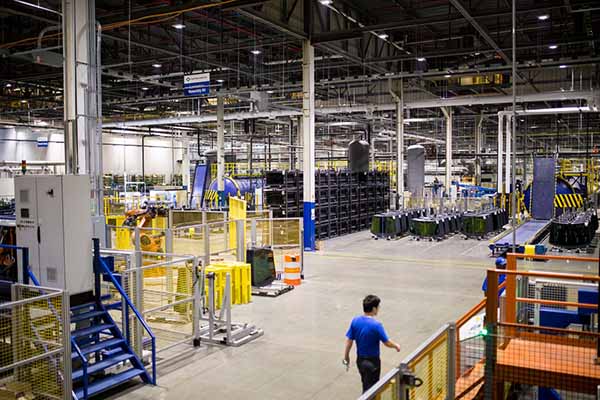 nhà máy sản xuất kệ toilet để sau bồn cầu nhà vệ sinh