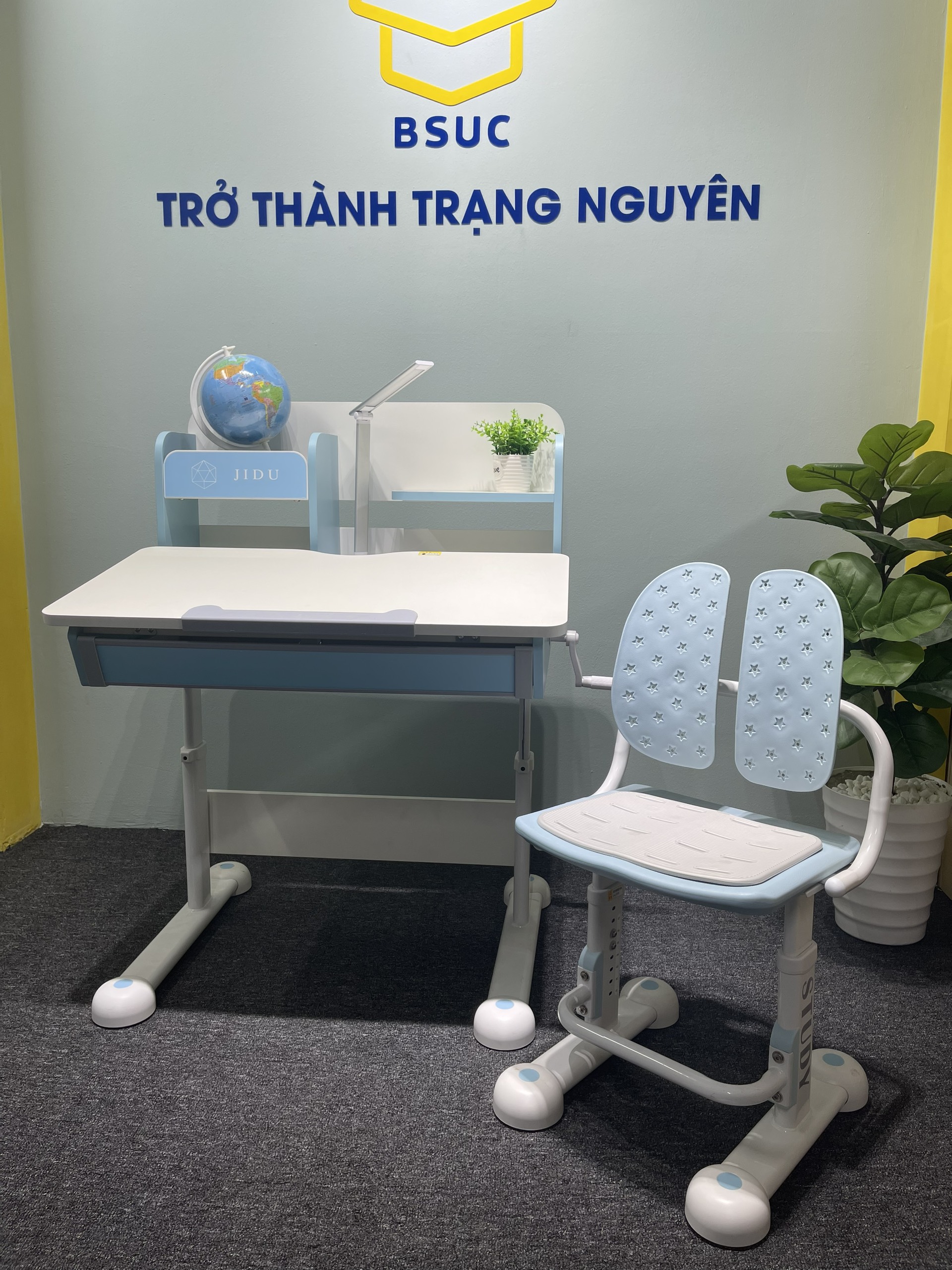 Bộ Bàn Học Chống Gù Chống Cận M-1080 Và Ghế M-167