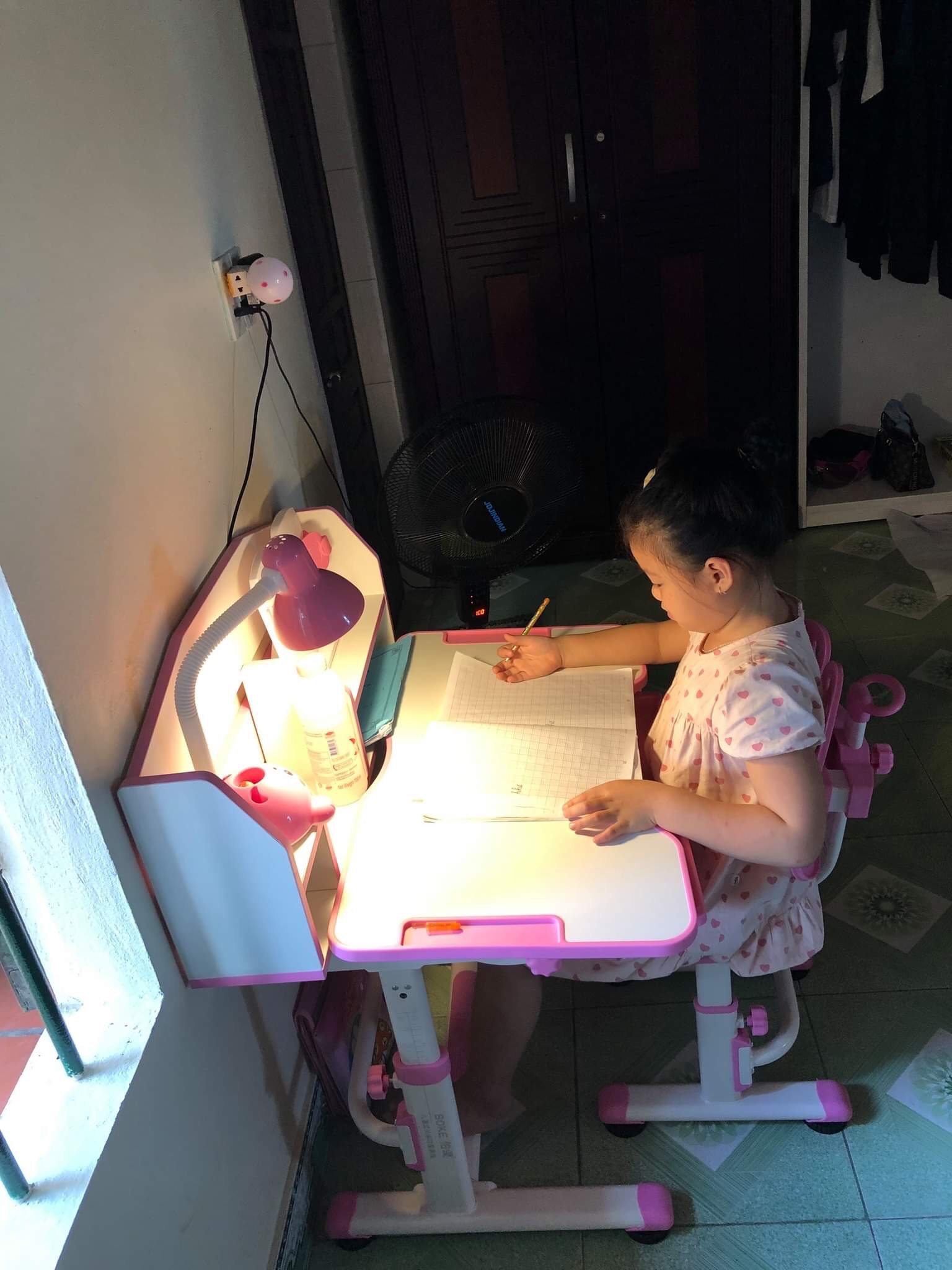 Bộ Bàn Học Thông Minh Chống Gù Chống Cận Cho Bé BK-306