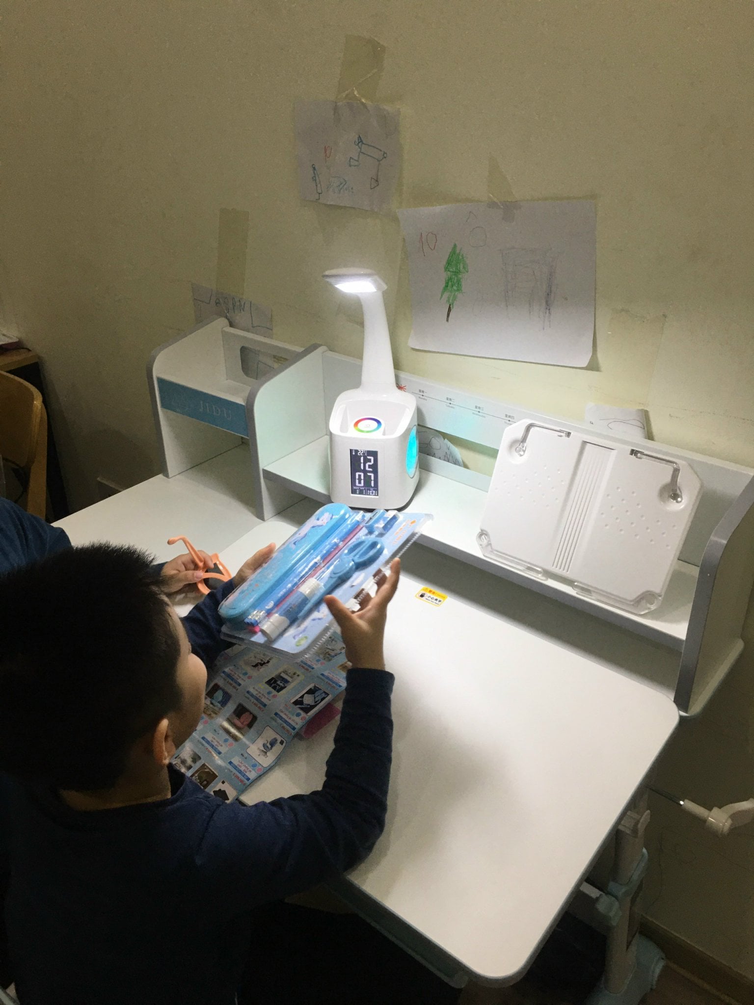 Bộ Bàn Ghế Chống Gù Chống Cận JD-5100 và ghế MC-159