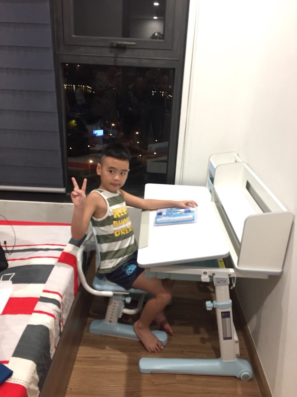 Bộ Bàn Ghế Chống Gù Chống Cận JD-5100 và ghế MC-159