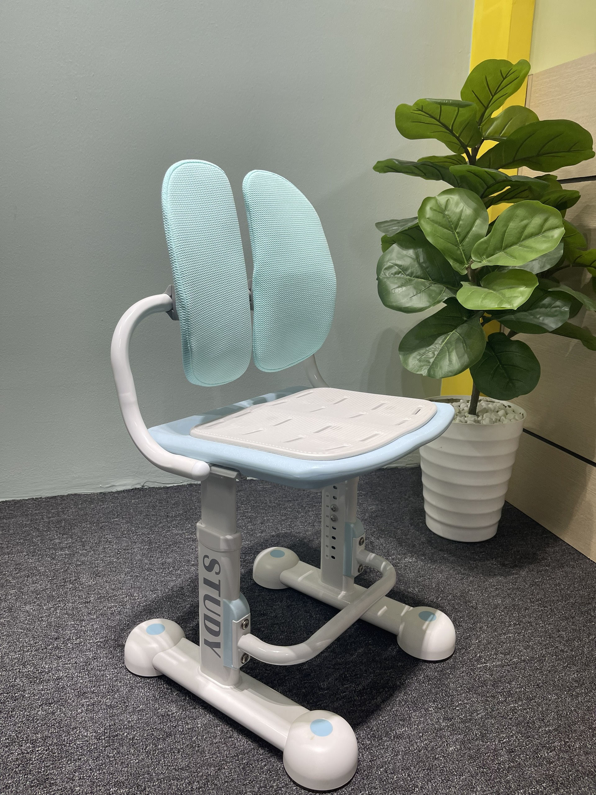 Bộ Bàn Học Chống Gù Chống Cận M-1080 Và Ghế M-167